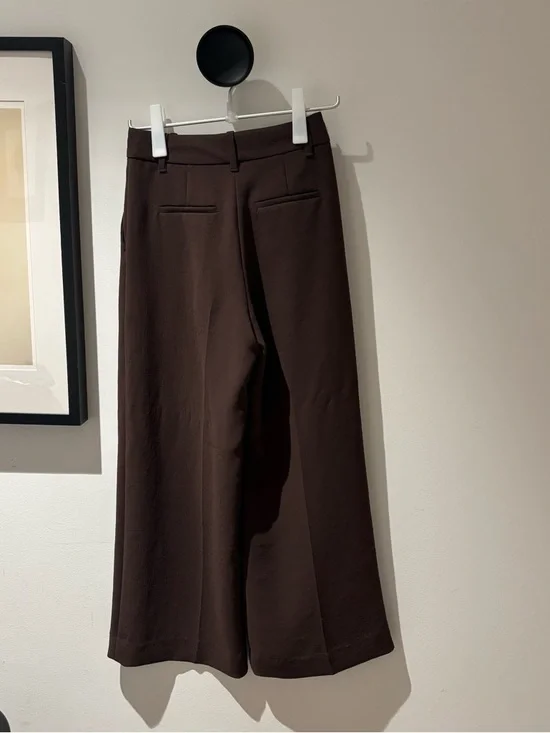Aritzia Effortless Wider Pant Brown - Picture 3 of 4